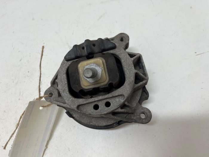 Usagé Support moteur BMW 3 serie (F30) 316i 1.6 16V Prix € 15,00 Règlement à la marge proposé par F. van den Mosselaar autodemontage