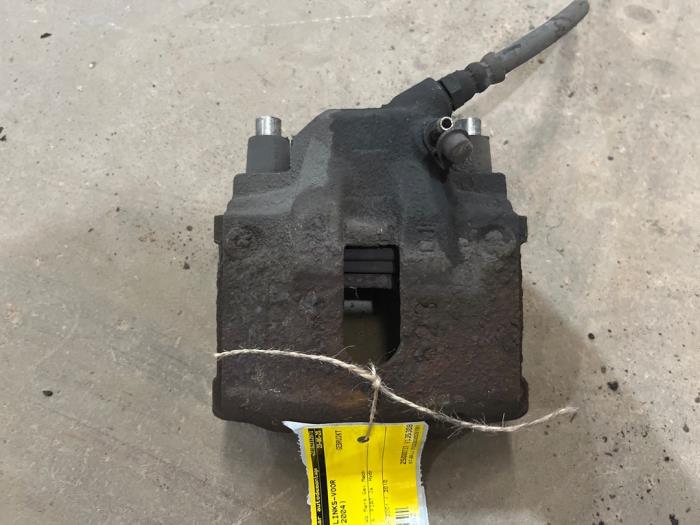 Gebrauchte Bremszange links vorne Fiat Doblo Cargo (223) 1.3 JTD 16V Multijet Preis € 25,00 Margenregelung angeboten von F. van den Mosselaar autodemontage