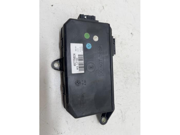 Używane Modul Comfort Fiat Stilo (192A/B) 1.8 16V Cena € 10,00 Procedura marży oferowane przez F. van den Mosselaar autodemontage