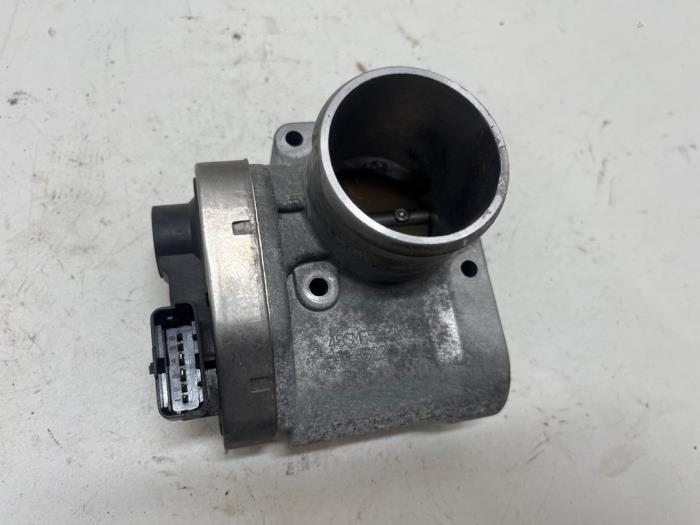 Usagé Boitier papillon Fiat Stilo (192A/B) 1.8 16V Prix € 35,00 Règlement à la marge proposé par F. van den Mosselaar autodemontage