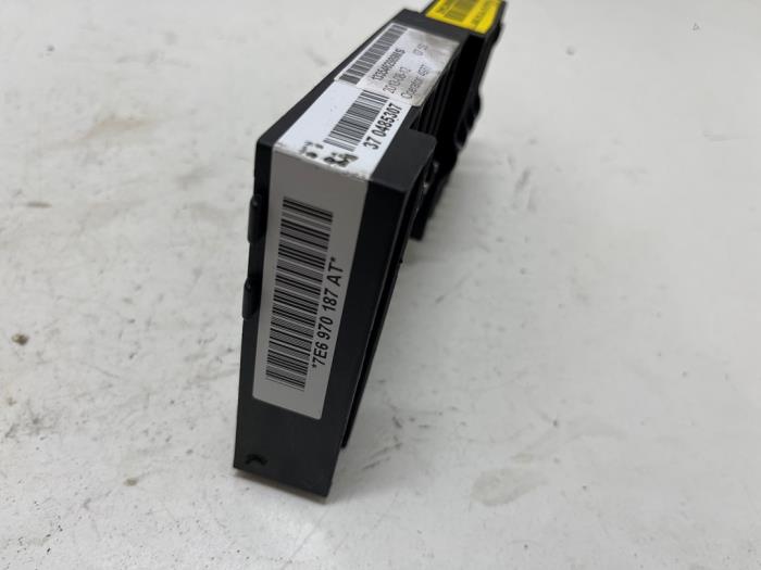 Säkringsbox från en Volkswagen Transporter T5 2.0 TDI DRF 2013