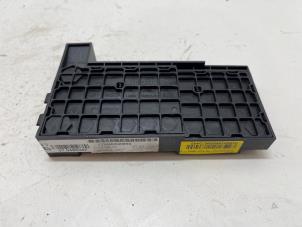 Begagnade Säkringsbox Volkswagen Transporter T5 2.0 TDI DRF Pris € 25,00 Marginaltabell erbjuds av F. van den Mosselaar autodemontage
