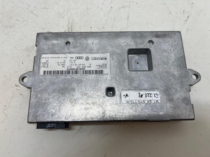 Używane Jednostka multimedialna Audi A4 Avant (B8) 1.8 TFSI 16V Cena € 25,00 Procedura marży oferowane przez F. van den Mosselaar autodemontage