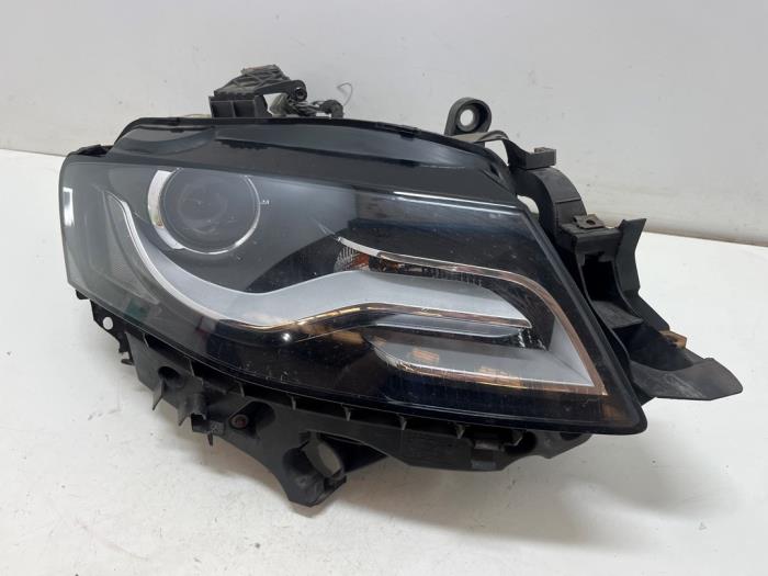 Używane Reflektor prawy Audi A4 Avant (B8) 1.8 TFSI 16V Cena € 325,00 Procedura marży oferowane przez F. van den Mosselaar autodemontage