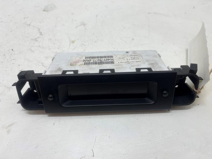 Gebrauchte Anzeige Innen Peugeot 406 (8B) 1.8 16V LPG Preis € 15,00 Margenregelung angeboten von F. van den Mosselaar autodemontage