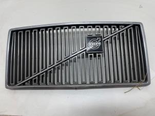 Used Grille Volvo 262 C 2.7 Price € 100,00 Margin scheme offered by F. van den Mosselaar autodemontage