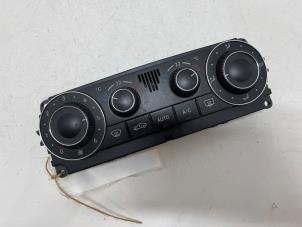 Usagé Panneau de commandes chauffage Mercedes C Combi (S203) 2.2 C-200 CDI 16V Prix € 25,00 Règlement à la marge proposé par F. van den Mosselaar autodemontage