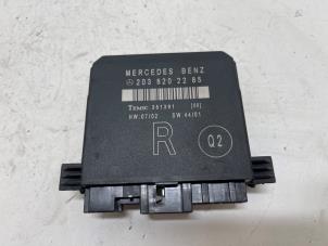 Used Central door locking module Mercedes C (W203) 2.2 C-200 CDI 16V Price € 12,50 Margin scheme offered by F. van den Mosselaar autodemontage