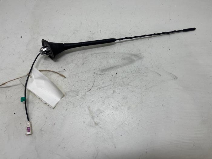 Używane Antena Fiat 500L (199) 0.9 TwinAir Turbo 105 Cena € 25,00 Procedura marży oferowane przez F. van den Mosselaar autodemontage