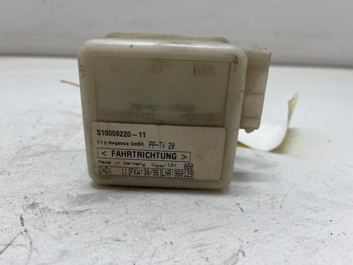 Begagnade Larmmodul BMW 5 serie (E39) 525 tds Pris € 20,00 Marginaltabell erbjuds av F. van den Mosselaar autodemontage