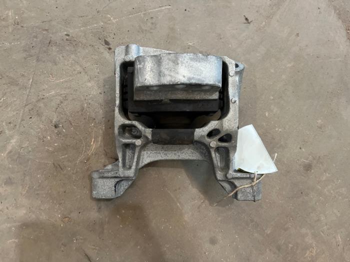 Used Engine mount Mazda CX-5 I (KE,GH) 2.2 Skyactiv D 175 16V 4WD Price € 20,00 Margin scheme offered by F. van den Mosselaar autodemontage