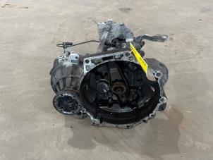 Begagnade Växellåda Volkswagen Passat (3C2) 1.9 TDI Pris € 150,00 Marginaltabell erbjuds av F. van den Mosselaar autodemontage