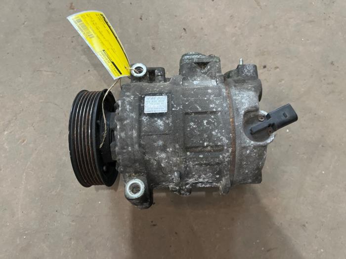 Usagé Pompe clim Volkswagen Golf V (1K1) 1.4 FSI 16V Prix € 75,00 Règlement à la marge proposé par F. van den Mosselaar autodemontage