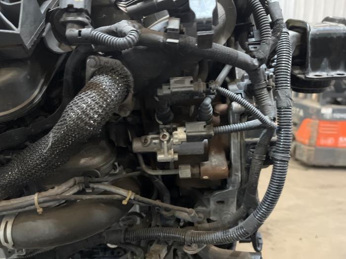 Engine from a Peugeot 3008 I (0U/HU) 1.6 HDiF 16V 2011