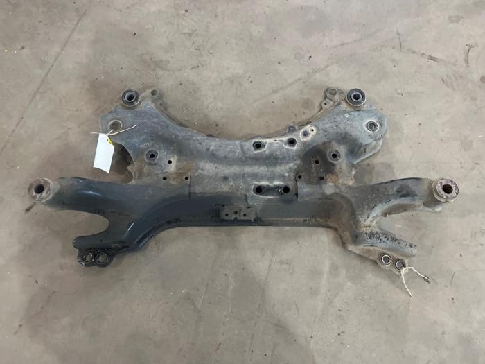Begagnade Underram Toyota Avensis (T27) 1.8 16V VVT-i Pris € 50,00 Marginaltabell erbjuds av F. van den Mosselaar autodemontage
