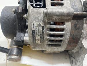 Dynamo van een Kia Carens III (FG) 2.0 CRDI VGT 16V 2009