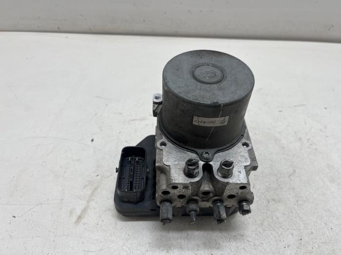 Begagnade ABS-pump Mazda 6 SportBreak (GH19/GHA9) 2.2 CDVi 16V 163 Pris € 25,00 Marginaltabell erbjuds av F. van den Mosselaar autodemontage