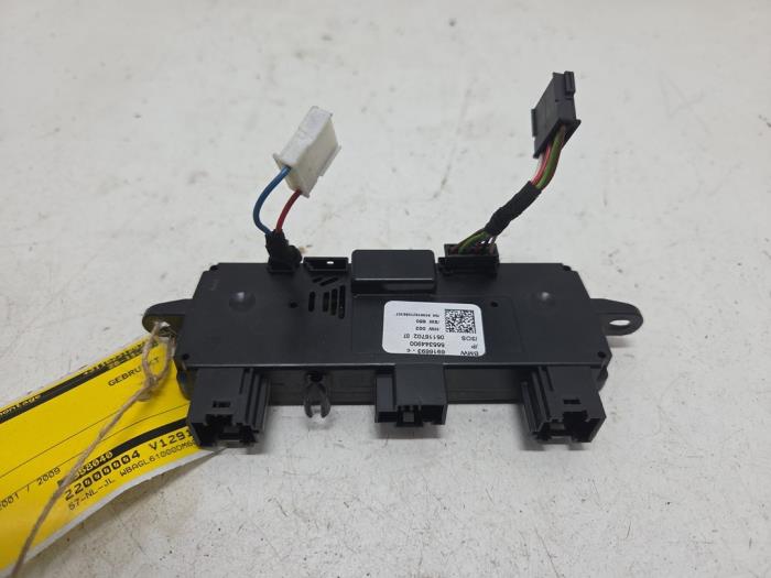 Używane Modul (rózne) BMW 7 serie (E65/E66/E67) 745i,Li 4.4 V8 32V Cena € 35,00 Procedura marży oferowane przez F. van den Mosselaar autodemontage