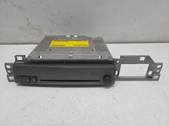 Używane Odtwarzacz CD (rózne) BMW 7 serie (E65/E66/E67) 745i,Li 4.4 V8 32V Cena € 75,00 Procedura marży oferowane przez F. van den Mosselaar autodemontage