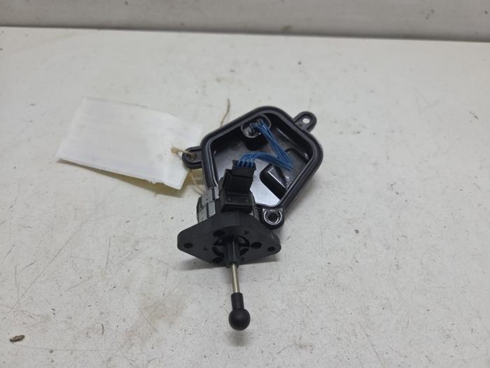 Używane Silnik reflektora BMW 7 serie (E65/E66/E67) 745i,Li 4.4 V8 32V Cena € 20,00 Procedura marży oferowane przez F. van den Mosselaar autodemontage
