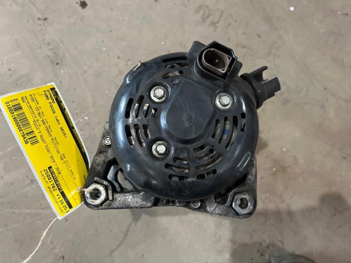 Dynamo d'un Ford Focus 3 Wagon 1.0 Ti-VCT EcoBoost 12V 125 2015
