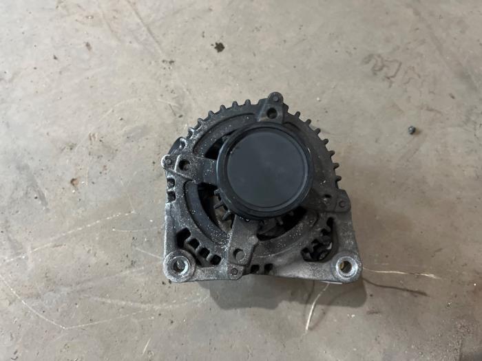 Dynamo d'un Ford Focus 3 Wagon 1.0 Ti-VCT EcoBoost 12V 125 2015