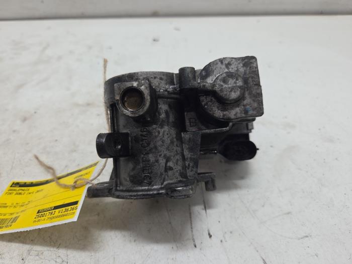 Usagé Boitier papillon Fiat Doblo Cargo (263) 1.3 MJ 16V DPF Euro 5 Prix € 25,00 Règlement à la marge proposé par F. van den Mosselaar autodemontage