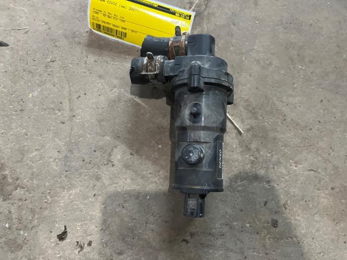 Usagé Pompe à eau Honda Civic (FA/FD) 1.3 Hybrid Prix € 20,00 Règlement à la marge proposé par F. van den Mosselaar autodemontage