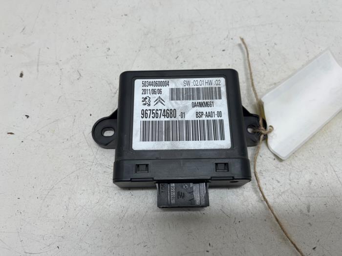 Używane Modul telefoniczny Citroen C-Zero C-Zero Cena € 15,00 Procedura marży oferowane przez F. van den Mosselaar autodemontage