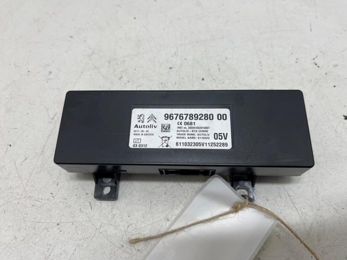 Begagnade Bluetooth-modul Citroen C-Zero C-Zero Pris € 25,00 Marginaltabell erbjuds av F. van den Mosselaar autodemontage