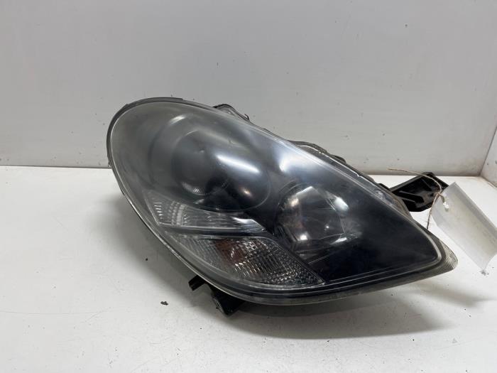 Używane Reflektor prawy Citroen C-Zero C-Zero Cena € 150,00 Procedura marży oferowane przez F. van den Mosselaar autodemontage