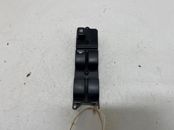 Usados Interruptor de ventanilla eléctrica Citroen C-Zero C-Zero Precio € 35,00 Norma de margen ofrecido por F. van den Mosselaar autodemontage