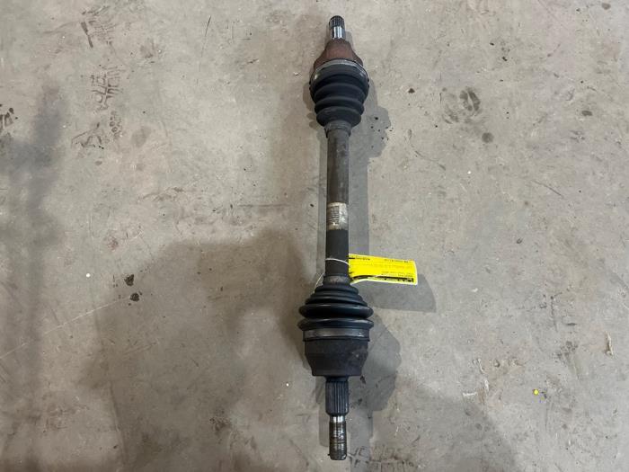 Gebrauchte Antriebswelle links vorne Ford Focus 3 1.0 Ti-VCT EcoBoost 12V 100 Preis € 50,00 Margenregelung angeboten von F. van den Mosselaar autodemontage
