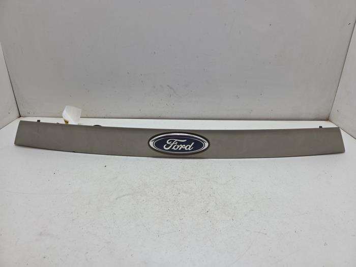 Używane Uchwyt tylnej klapy Ford B-Max (JK8) 1.5 TDCi Cena € 25,00 Procedura marży oferowane przez F. van den Mosselaar autodemontage