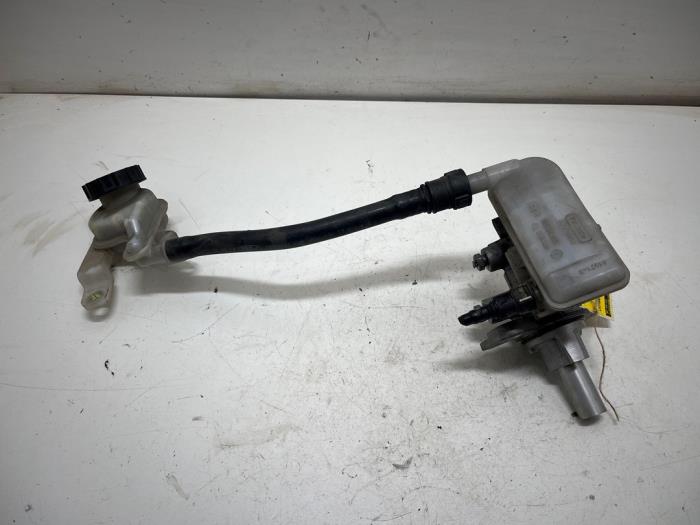 Gebrauchte Hauptbremszylinder Ford B-Max (JK8) 1.5 TDCi Preis € 20,00 Margenregelung angeboten von F. van den Mosselaar autodemontage