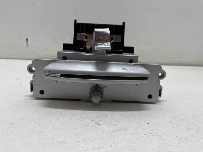 Używane Radioodtwarzacz CD Mini Mini (R56) 1.6 16V Cooper S Cena € 75,00 Procedura marży oferowane przez F. van den Mosselaar autodemontage