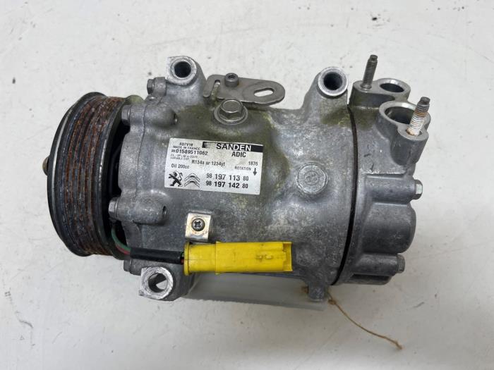 Usagé Pompe clim Citroen Jumper (U9) ë-Jumper Prix € 50,00 Règlement à la marge proposé par F. van den Mosselaar autodemontage