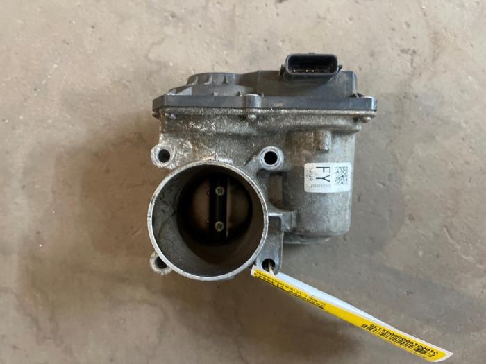 Gebrauchte Drosselklappengehäuse Renault Twingo III (AH) 1.0 SCe 70 12V Preis € 25,00 Margenregelung angeboten von F. van den Mosselaar autodemontage