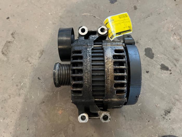 Gebrauchte Dynamo BMW 3 serie Touring (E91) 318i 16V Preis € 50,00 Margenregelung angeboten von F. van den Mosselaar autodemontage