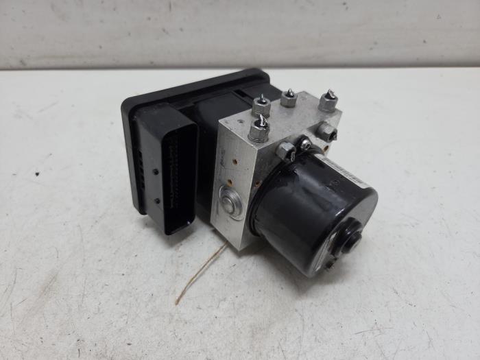 Usagé Pompe ABS BMW 1 serie (E87/87N) 120i 16V Prix € 20,00 Règlement à la marge proposé par F. van den Mosselaar autodemontage
