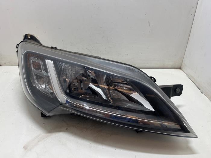 Używane Reflektor prawy Fiat Ducato (250) E-Ducato Cena € 100,00 Procedura marży oferowane przez F. van den Mosselaar autodemontage