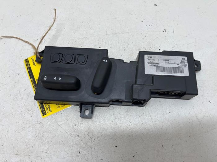 Begagnade Brytare, eldrivet säte Renault Scénic III (JZ) 1.4 16V TCe 130 Pris € 25,00 Marginaltabell erbjuds av F. van den Mosselaar autodemontage