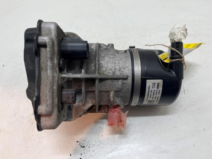 Begagnade Servostyrningspump Fiat Ducato (250) E-Ducato Pris € 350,00 Marginaltabell erbjuds av F. van den Mosselaar autodemontage