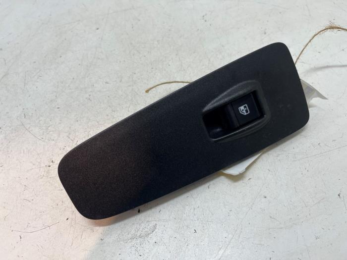 Usados Interruptor de ventanilla eléctrica Fiat Ducato (250) E-Ducato Precio € 10,00 Norma de margen ofrecido por F. van den Mosselaar autodemontage