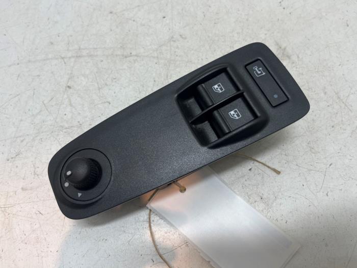 Usados Interruptor de ventanilla eléctrica Fiat Ducato (250) E-Ducato Precio € 35,00 Norma de margen ofrecido por F. van den Mosselaar autodemontage