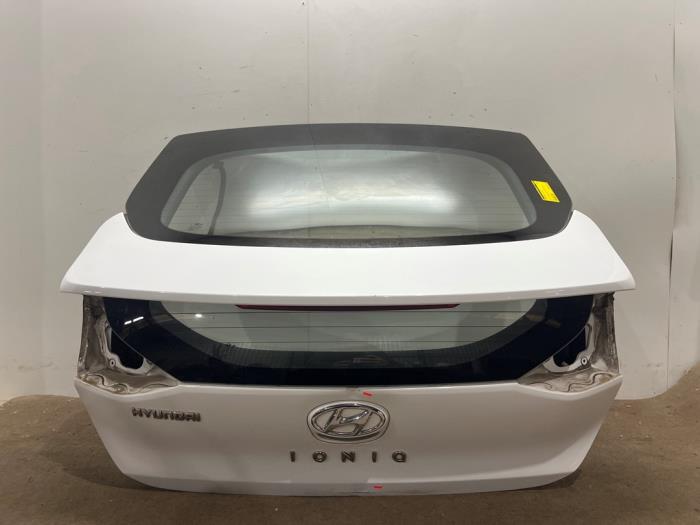 Begagnade Baklucka Hyundai Ioniq EV Pris € 150,00 Marginaltabell erbjuds av F. van den Mosselaar autodemontage