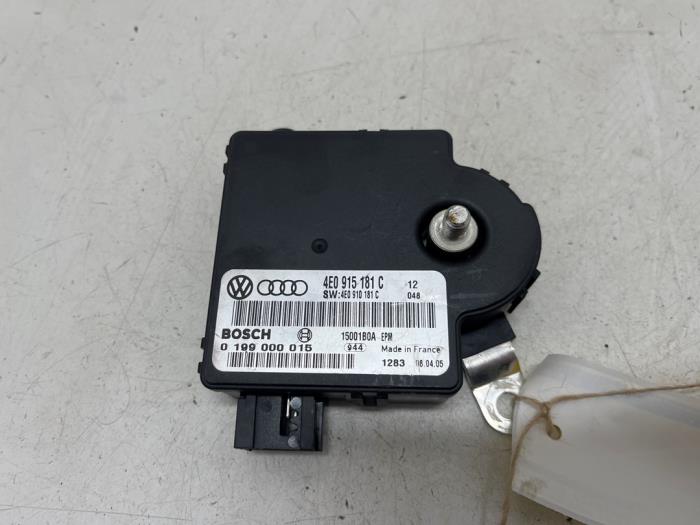 Begagnade Batterikontrollmodul Audi A8 (D3) 6.0 W12 48V Quattro Pris € 45,00 Marginaltabell erbjuds av F. van den Mosselaar autodemontage