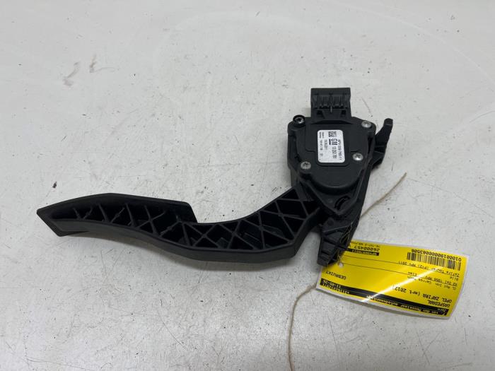 Używane Pedal gazu Opel Zafira Tourer (P12) 2.0 CDTI 16V 130 Ecotec Cena € 15,00 Procedura marży oferowane przez F. van den Mosselaar autodemontage