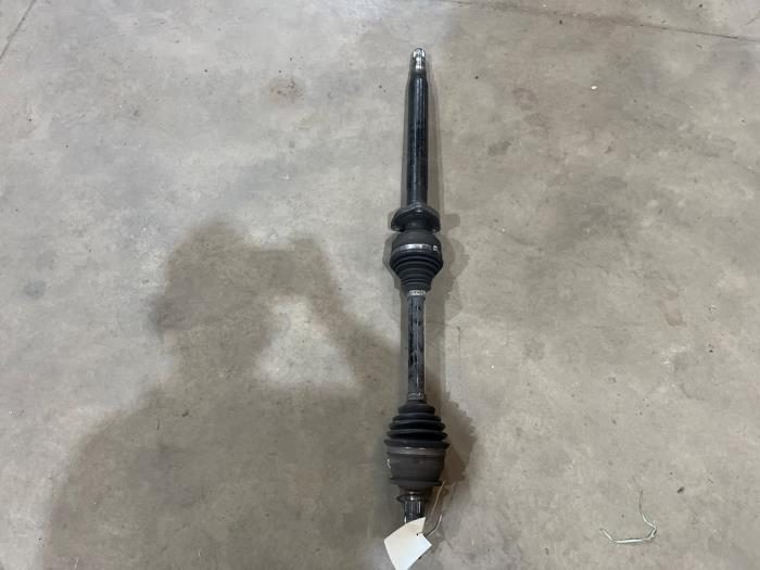 Used Front drive shaft, right Opel Zafira Tourer (P12) 2.0 CDTI 16V 130 Ecotec Price € 50,00 Margin scheme offered by F. van den Mosselaar autodemontage