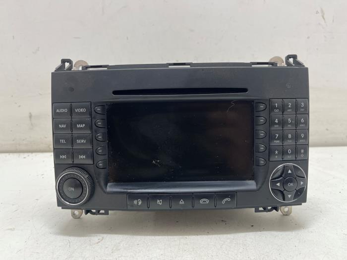 Używane System nawigacji Mercedes B (W245) 2.0 B-200 CDI 16V Cena € 150,00 Procedura marży oferowane przez F. van den Mosselaar autodemontage